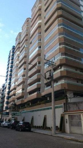 Apto Guilhermina 115 m2 - 100 mts do mar - WI-FI